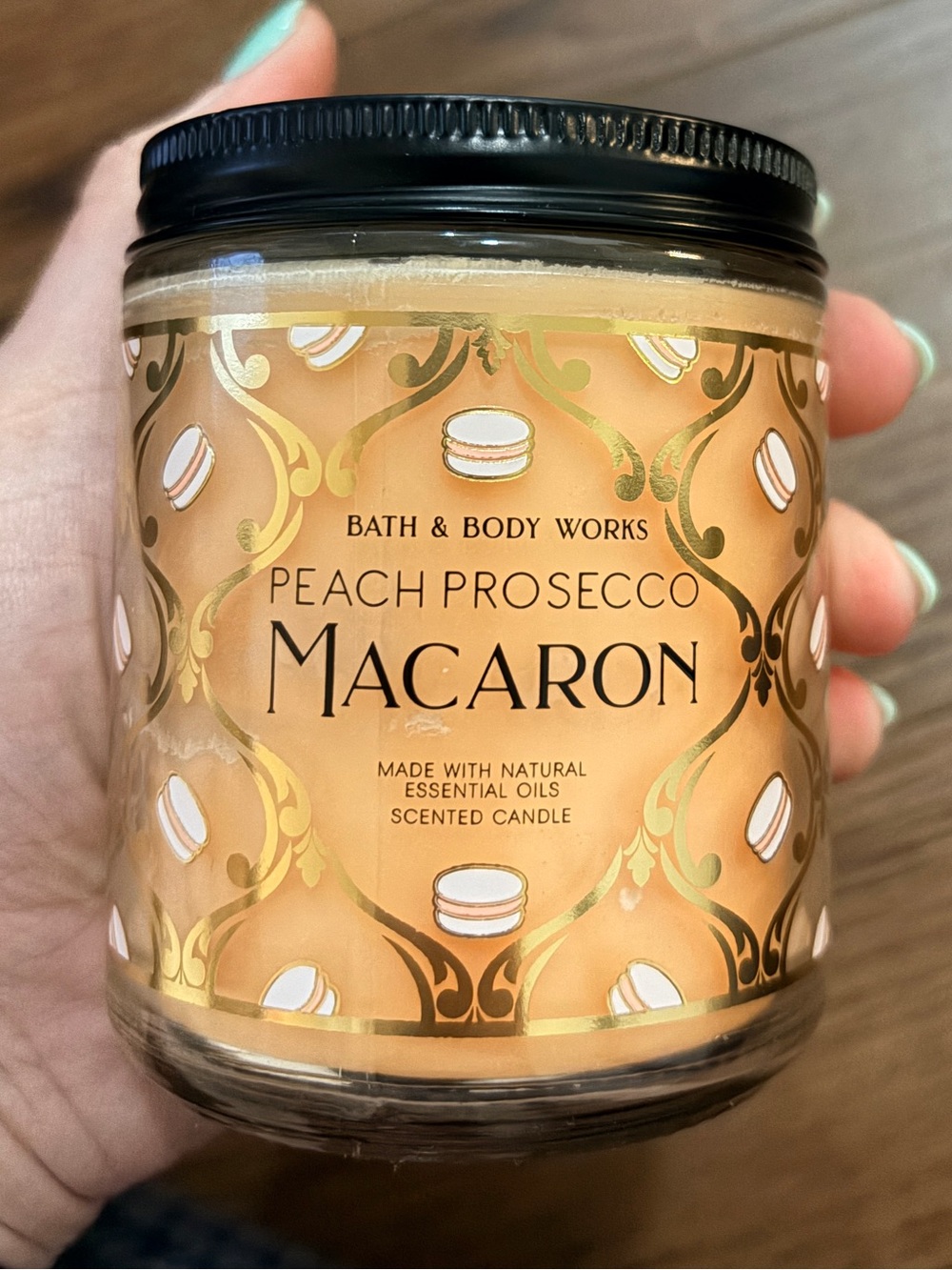 NEW Bath & Body Works “Peach Prosecco Macaron” single wick candle